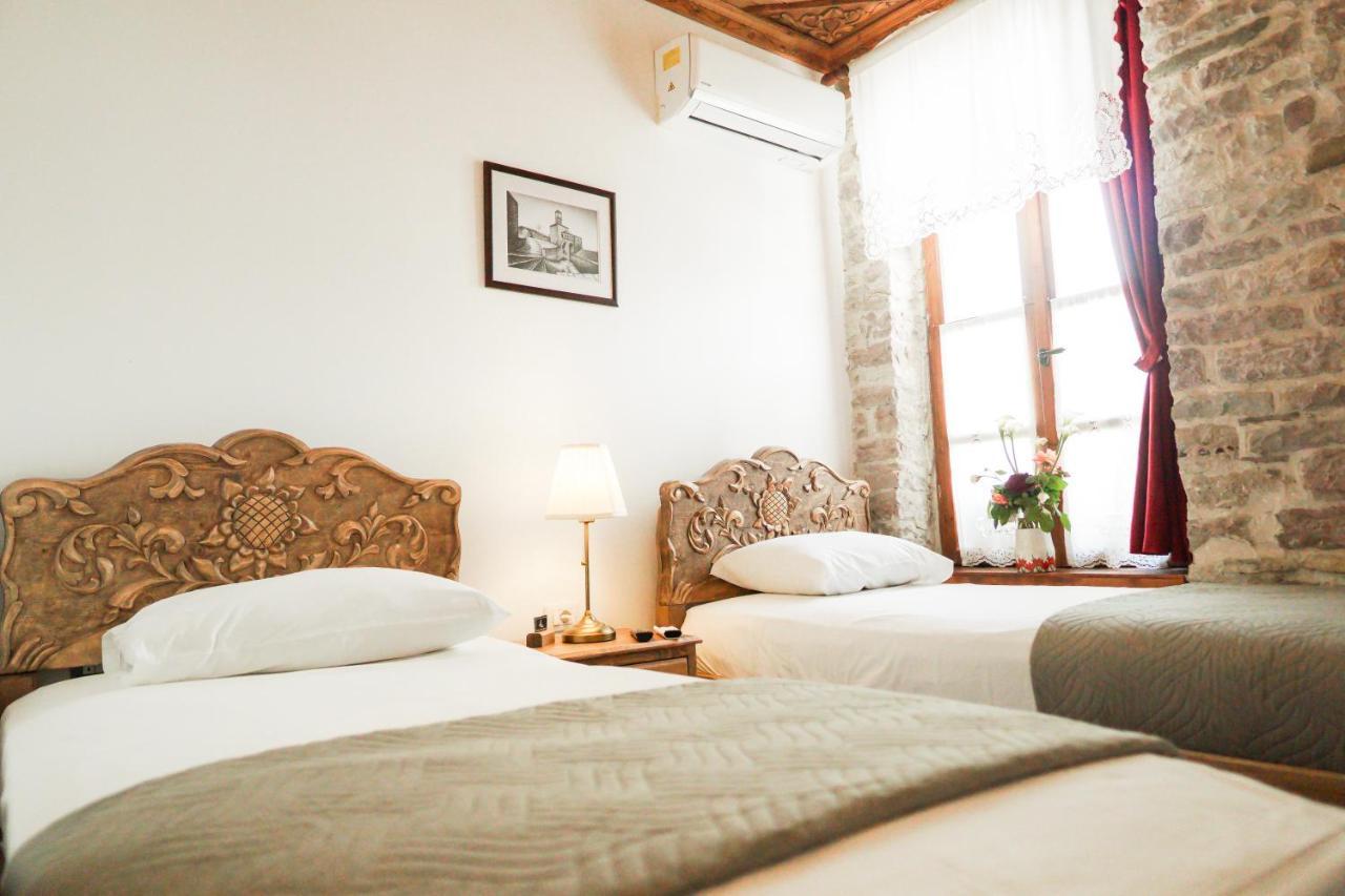 4 Rooms Gjirokastra Екстер'єр фото