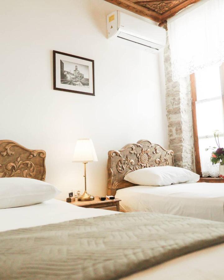 4 Rooms Gjirokastra Екстер'єр фото