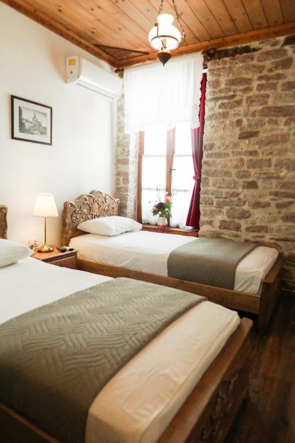 4 Rooms Gjirokastra Екстер'єр фото
