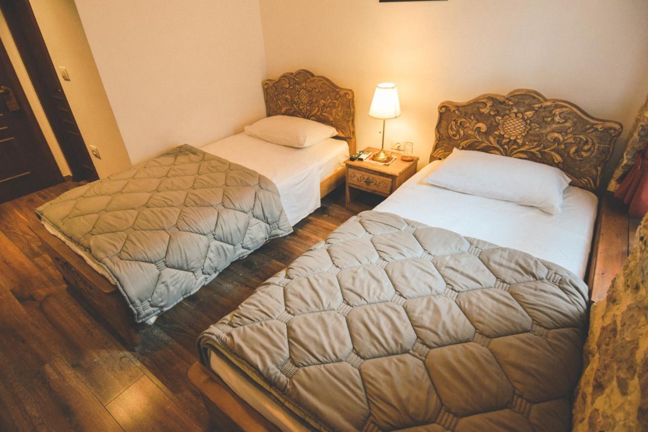 4 Rooms Gjirokastra Екстер'єр фото