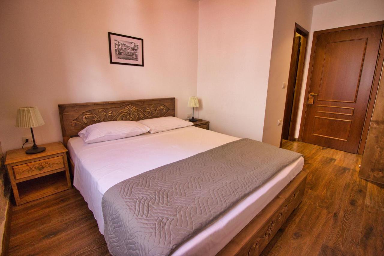 4 Rooms Gjirokastra Екстер'єр фото