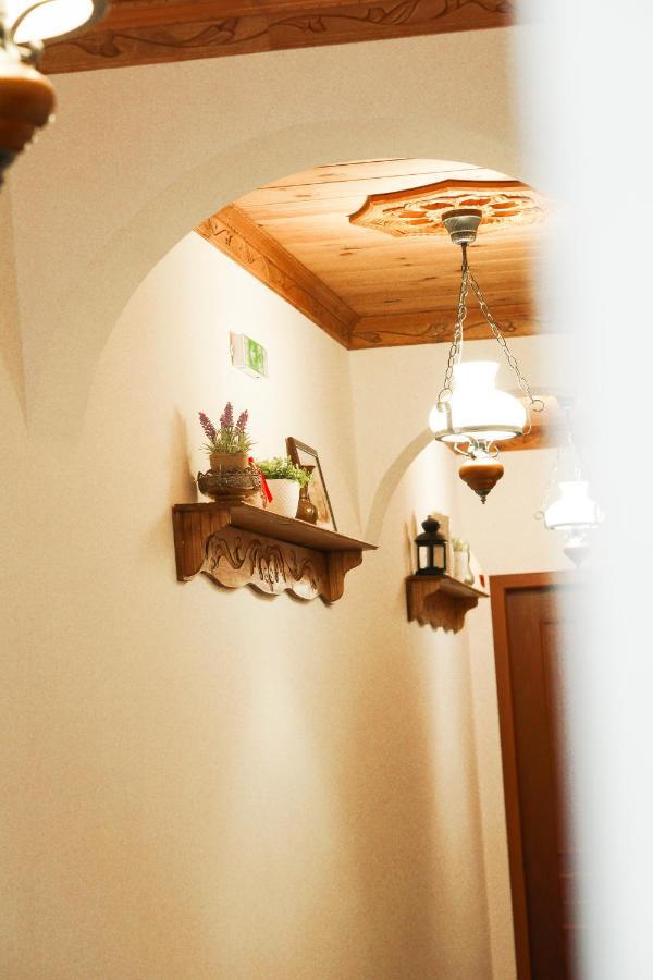 4 Rooms Gjirokastra Екстер'єр фото