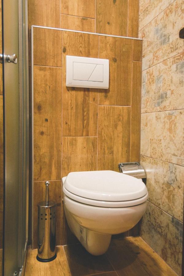 4 Rooms Gjirokastra Екстер'єр фото